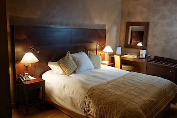 room-image