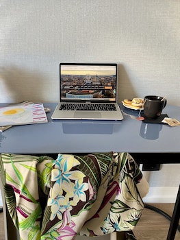 room-image