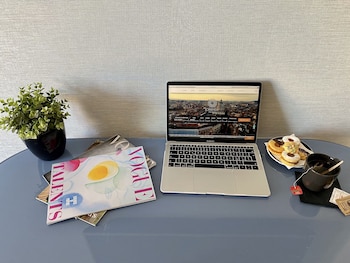room-image