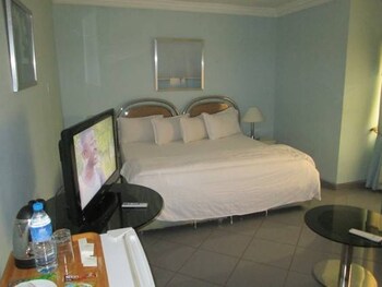 room-image