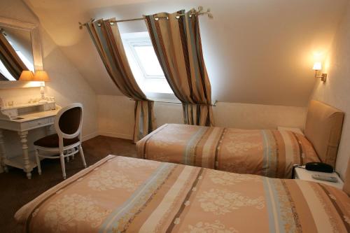 room-image