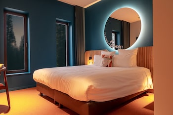 room-image