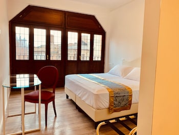 room-image