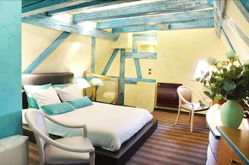 room-image