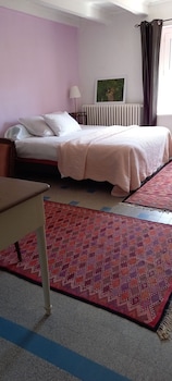 room-image