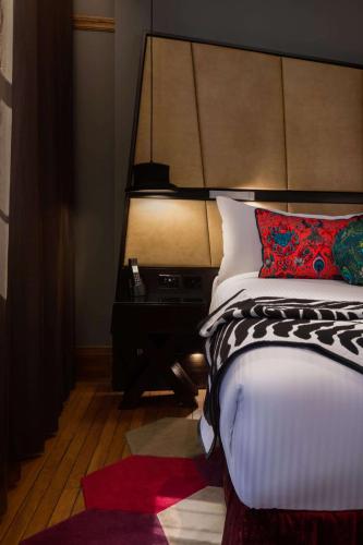 room-image