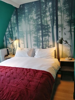 room-image