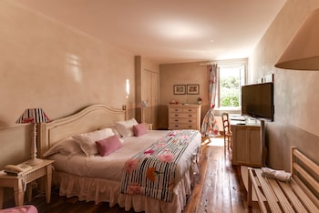 room-image