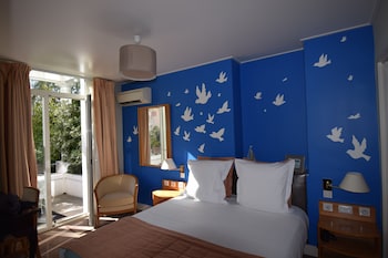room-image