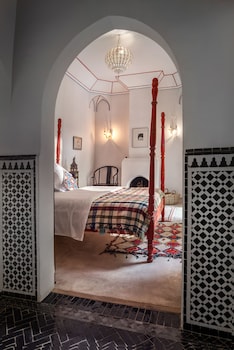 room-image