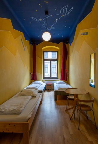 room-image