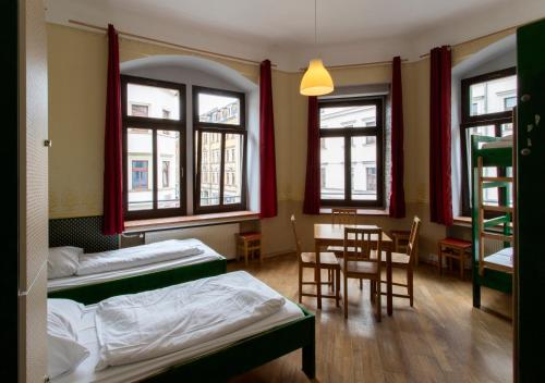 room-image