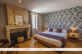 room-image