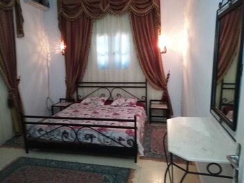room-image