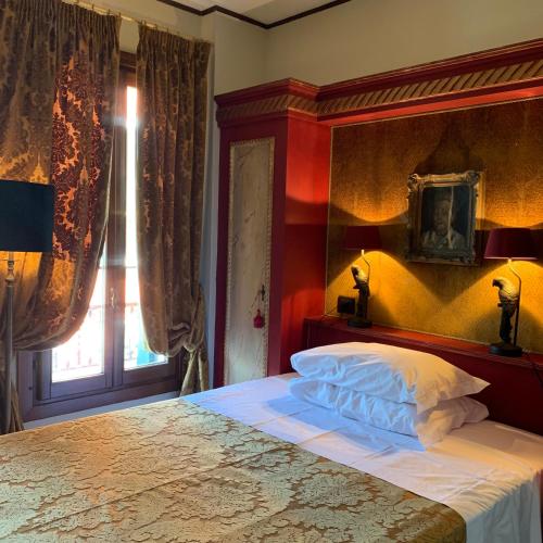 room-image