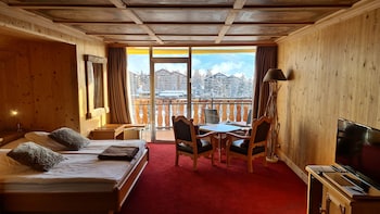 room-image