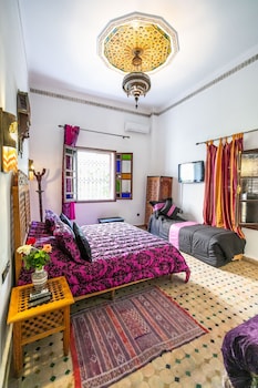 room-image