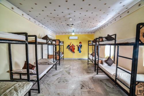 room-image