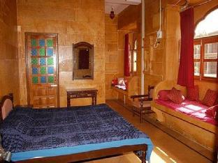 room-image