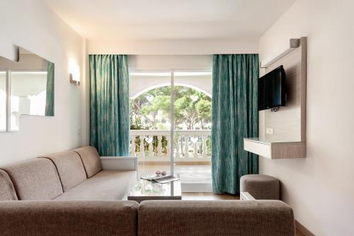 room-image