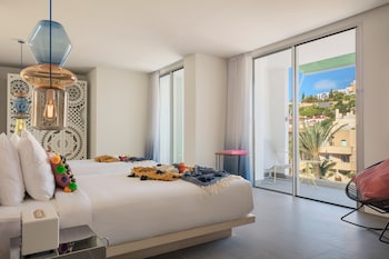 room-image