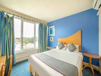 room-image