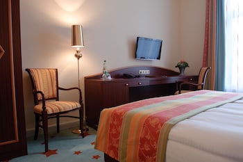 room-image