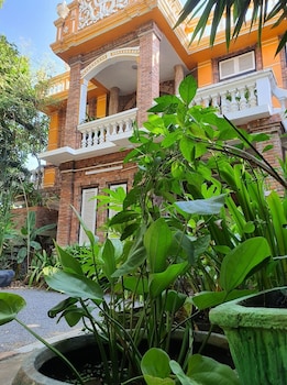 room-image