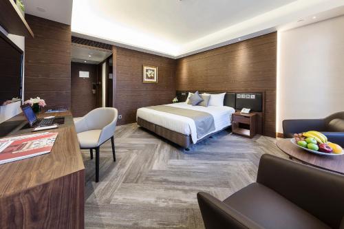 room-image