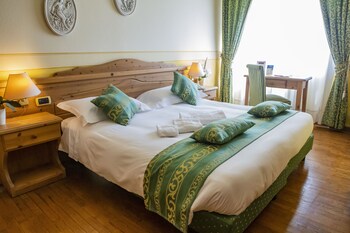 room-image