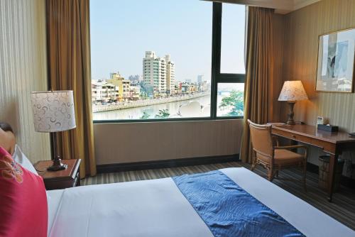room-image
