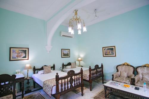 room-image