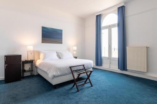 room-image