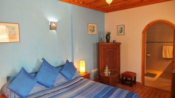 room-image