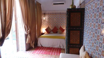 room-image
