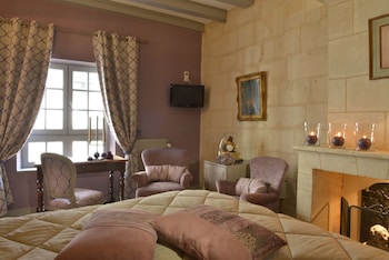 room-image