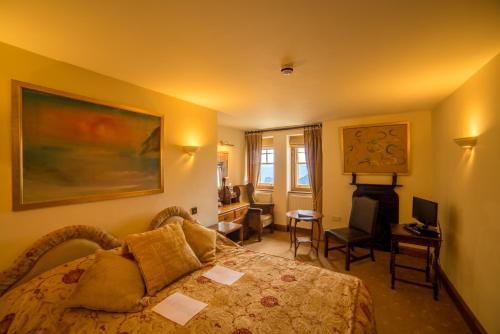 room-image