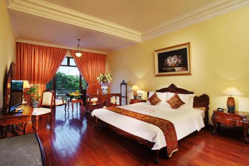 room-image