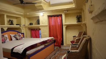 room-image