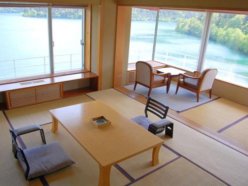 room-image