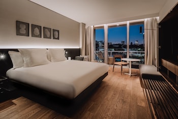room-image