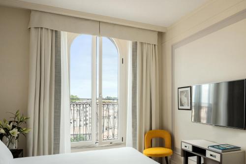 room-image