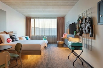 room-image