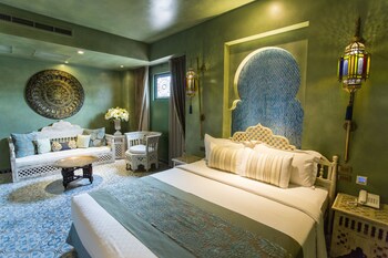 room-image