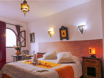 room-image
