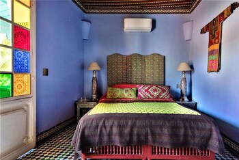room-image