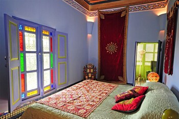 room-image