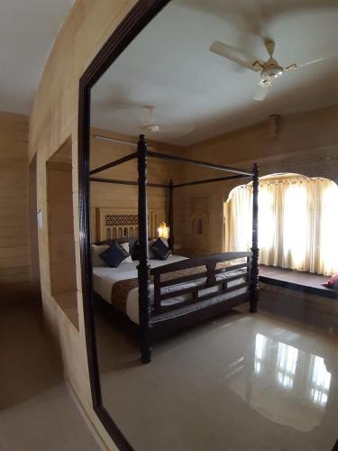 room-image