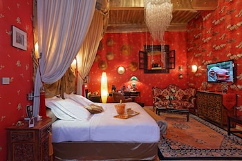 room-image