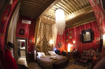 room-image